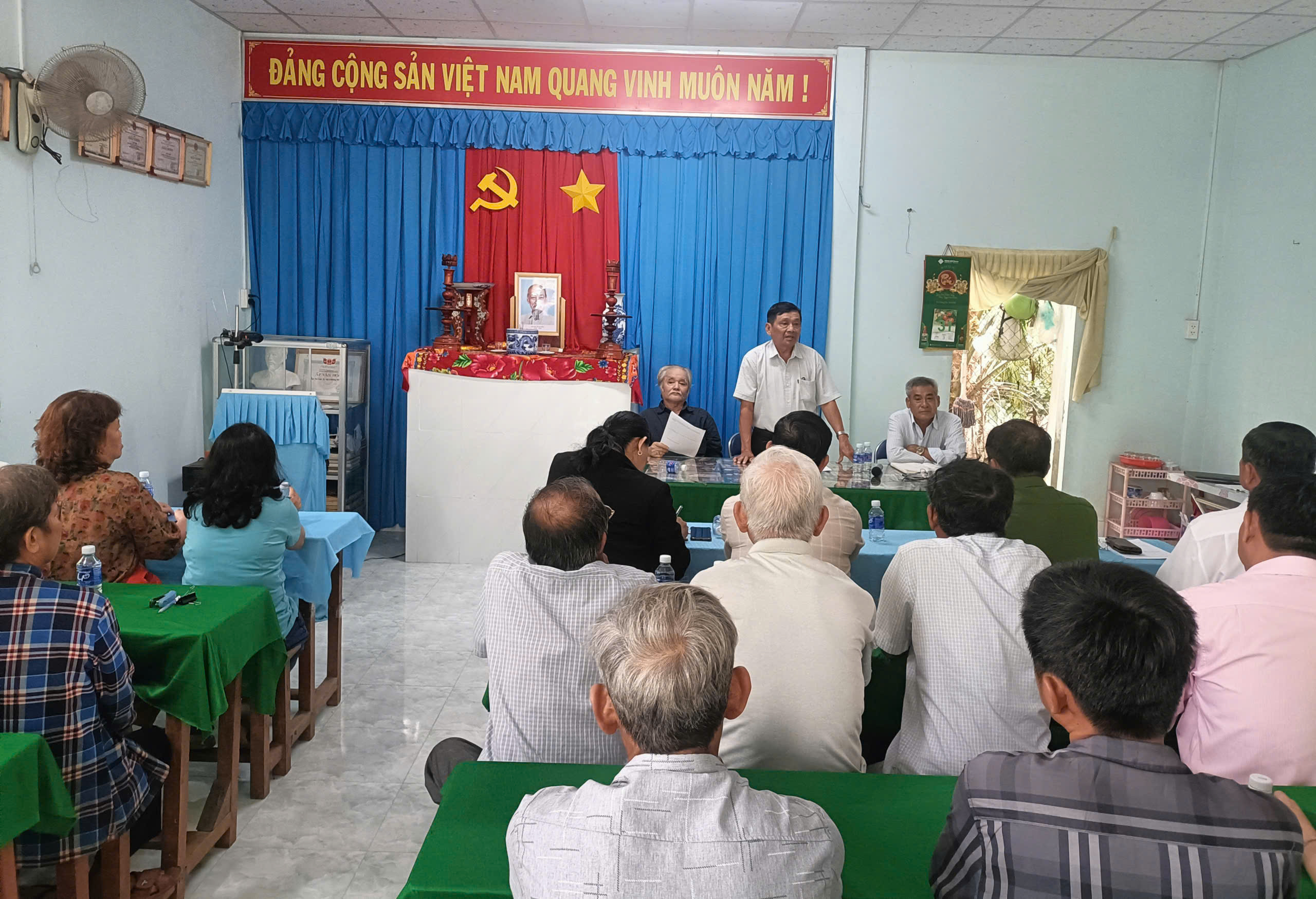 Chủ tịch UBND xã Lương Hòa Lạc gặp gỡ Nhân dân ấp An Lạc A - An Lạc B về các Chỉ số Quản trị Hành chính công (PAPI)